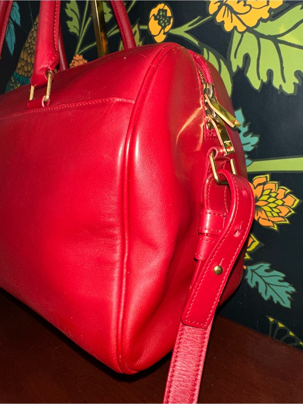 Saint Laurent Classic Duffle 6 Red Leather Crossbody Bag - Picture 6 of 17